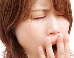 正月の暴飲暴食をリセットしたくて糖質制限ダイエットに励むも……口から「生ごみ臭」？