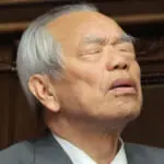 「メンタルお化けすぎる」岸田首相　派閥解散に“ブチギレ”麻生氏の隣でも「余裕のスマイル」に衝撃