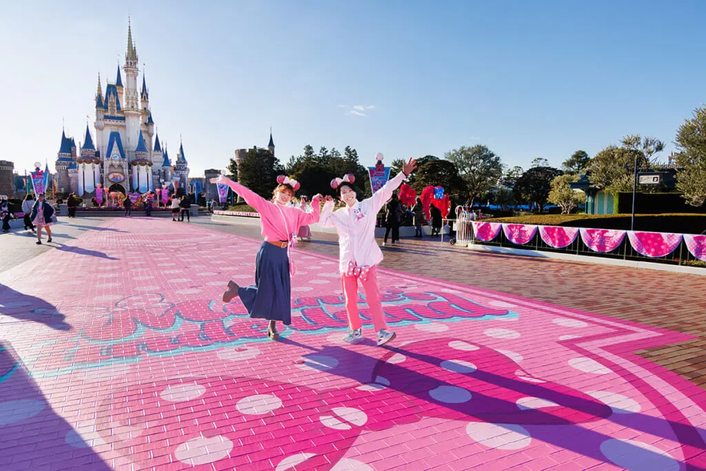 東京ディズニーランド「ミニーがピンクの魔法をかけた！」（3ページ目