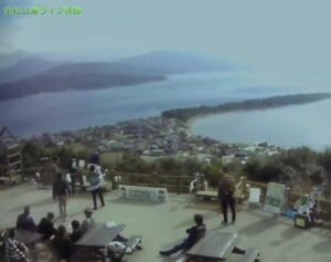 「怖すぎやろ」天橋立「股のぞき」した男性が押され15m転落…ライブ映像に写った“落下の瞬間”にネット衝撃