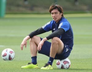 伊東純也「性加害報道」女性だけ2億円提訴に有名弁護士や元知事が賛否「スラップ訴訟」「戦略は有り」