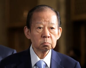 「私たちが認められないことが」元乃木坂46人気メンバー　二階元幹事長の「書籍代3500万円」への“異論”に支持続出「よく言ってくれた」