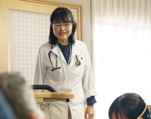 7浪して医学部、国家試験に2回落ちて53歳で医師になった女性「それでも諦めなかった理由」