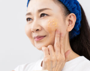 ひび、あかぎれ、肌の乾燥が気になる人に白砂糖を使ったセルフケアをおすすめ！