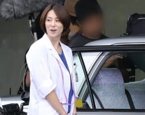 米倉涼子　映画『ドクターX』の撮影が大幅遅延…事務所再建の老紳士（74）も就任4カ月で急逝の二重苦