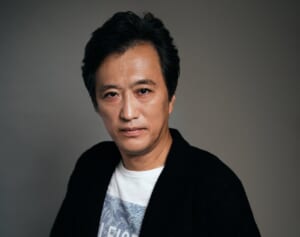 大鶴義丹に「性格俳優としてでしか生きていけない」と決意させた顔も体もパーフェクトな俳優って？