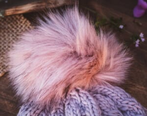 「元気がない」と動物病院に持ち込まれたハリネズミの赤ちゃん、帽子のポンポンだった