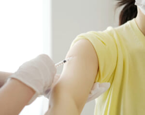 「昭和47年以前生まれ」の人は要注意！「はしか」大流行で、52歳以上は“脳炎死”の危険が