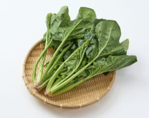 ほうれん草　味噌汁にそのまま入れるのはNG？　SNSで話題の疑問に管理栄養士が回答