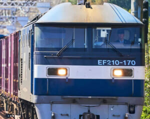 JR貨物　広告のレントゲン画像に“健康不安”指摘する声続出…広報が明かした「真相」