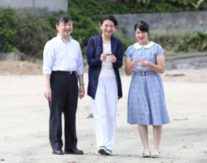 天皇ご一家　仲睦まじい日常を彩る装いをプレイバック！リンクコーデが結ぶ“永遠の絆”