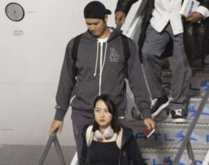 大谷翔平　移動中に音楽、入場曲も替えるように…真美子夫人と交際後に見せていた“変化”