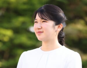 愛子さまが“自由恋愛”の機会を奪われる危険性も…岸田政権が急ぐ皇室典範改正案の「強引な中身」