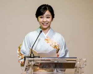 「お祝いに8万人が集まった」佳子さまを《東洋のダイアナ》と報じた現地メディア記事が「間違いだらけ」だと指摘続々