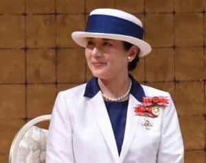 雅子さま　“裏切り”にご心痛…交流22年の“困窮児童支援の同志（66）”が「17歳少女を買春容疑」で逮捕