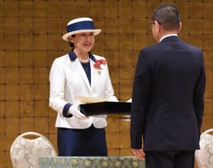 雅子さま　愛子さまも新入職員として従事…全国赤十字大会で見せた感極まられたお姿