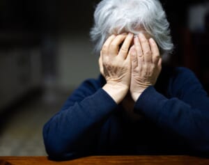 2050年に高齢独居女性が直面する「悲惨予想図」年金減額で月4万円以上の大赤字に