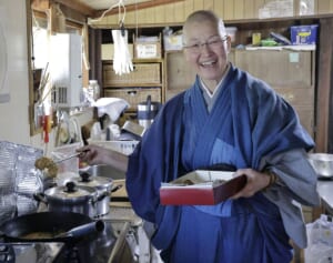 学生出産、看護師を経て48歳で出家…“駆け込み寺”の庵主さん「自分を好きになる方法」