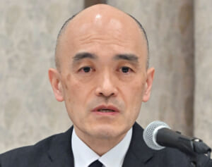 宝塚宙組　急死劇団員の後輩がまた2人退団…劇団が答えた「謝罪してない加害者のその後」と「改革の現状」