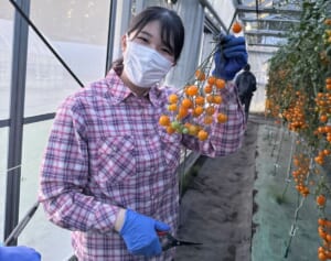 愛子さま　たけのこ掘りでしゃがみ込み、運動会でガッツポーズ！素のままの“破顔”アルバム