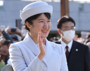 愛子さま　両陛下ご訪英で期待が高まる「皇室応援団」との交流ご代行