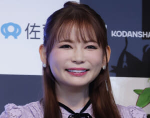 「リアルアーニャ!!」人気女性タレントのピンク髪激変にファン歓喜「めっちゃ可愛い」「ちびうさに見えました」
