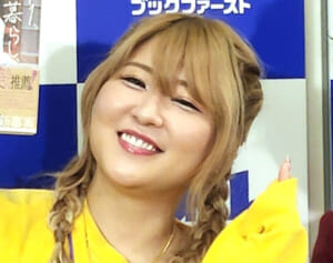 「バイトするか迷ってます…」人気ギャル芸人が明かした“キャラ作り”にかかる「驚きの金額」