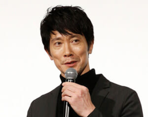 佐々木蔵之介　吉高との21歳差ラブシーンが“R指定”と話題！56歳の色気生む「朝のルーティン」