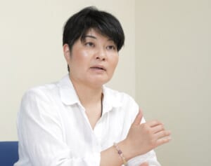 「覚醒剤で6回服役」の反社会的勢力の元幹部にも寄り添う　北新地放火殺人事件遺族・伸子さん