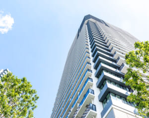 ゲストルームを民泊利用、理不尽クレームも…タワマン営業が語る“激ヤバ住民”【後編】