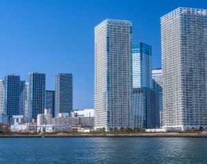 警察と一緒にギャラリーに来る客も…タワマン営業が語る“激ヤバ客＆迷惑クレーム”【前編】