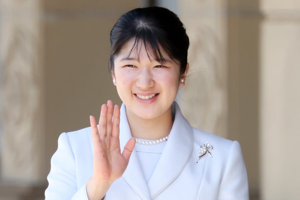 愛子さま 両陛下ご訪英で不在のなか見せられていた「退社ルートの異変」【2024年 ベストスクープ】