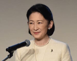 秋篠宮ご夫妻　陛下が「皇室応援団」との交流を皇居で再開も…「赤坂御用地では未再開」な理由を宮内庁に聞いた