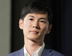 「すべてが怖い」石丸伸二氏　逆質問、元乃木坂・山崎を威圧…たった一日で露呈した「話の通じなさ」