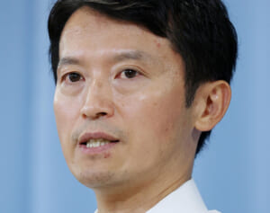 「過去1最低な知事」「往生際が悪過ぎる」斎藤知事　職員が2人死亡も“続投宣言”にネット激怒