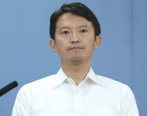 「なんで辞めないの？」パワハラ告発された兵庫県知事 貫く“辞任否定”にネット唖然　“証人50人”報道も…