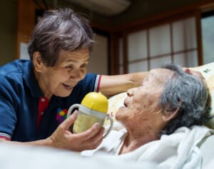 1日100キロの山道を走破！ 84歳の現役介護ヘルパー「年下を介護することもあります」