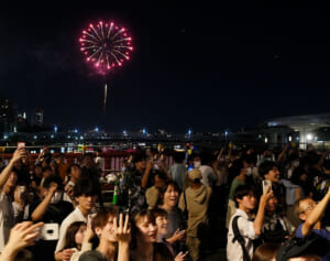 「ほんとにやばそう」隅田川花火大会に都立公園が注意喚起　“まさかの内容”にネット衝撃「脅しがすごい！」