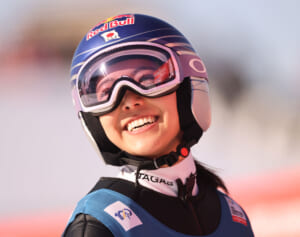 「美より成績誇るべき」高梨沙羅の“黒ビキニ写真”に止まらぬお門違いな批判…「彼女の自由」と擁護も