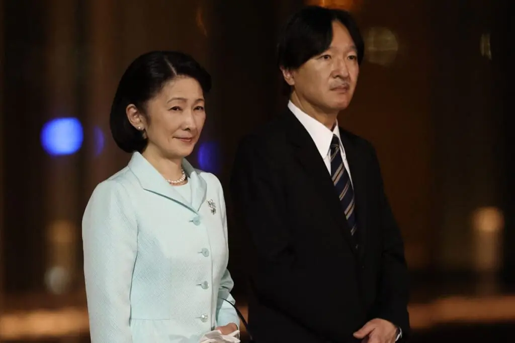 仲睦まじい様子は感じられない」紀子さま 飛行機でも隣に座られず…懸念