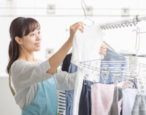 鉛筆汚れにはハンドクリーム、ではボールペンのシミを落とすには？プロが教える激落ち洗濯ワザ5