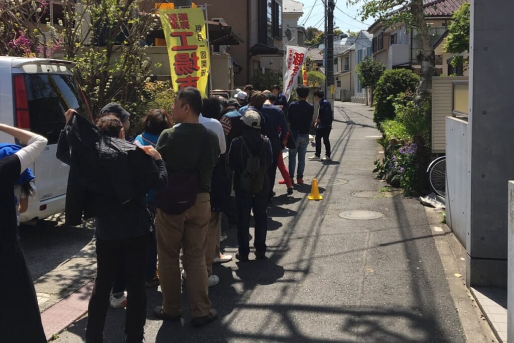 東京・冷凍肉餃子50個750円、明石・焼き鳥10本700円…全国工場直売所マップ