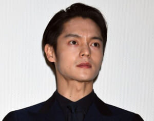 「30分20万円」窪田正孝の“衝撃治療姿”で話題！福原愛、團十郎ら有名人も通う「鍼治療の中身」