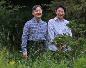 雅子さま　23年ぶりに「夫婦水入らず」でご静養…愛おしそうに雅子さまを見つめられる陛下のお姿も