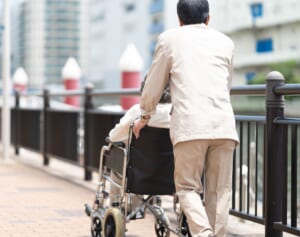 止まらぬ物価上昇…50歳夫婦の老後、年金だけで不足する「本当の金額」はいくら？