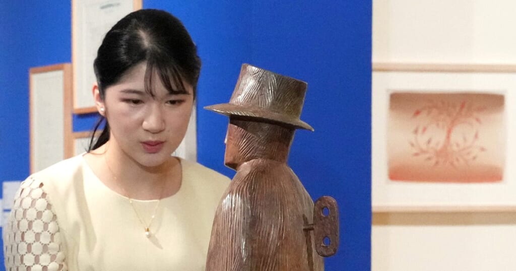 「おしゃれの達人」愛子さま　透け袖ワンピース姿に感激の声！凛としたメイクにも注目「涼やかで素敵」