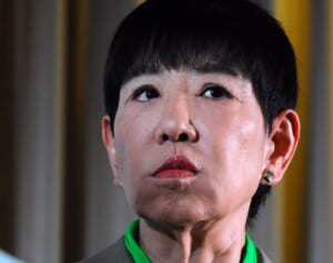 「いいよって言えば収まる話」BTS・JINへの“無理やりキス”事件の『アッコにおまかせ』でのコメントに疑問続出