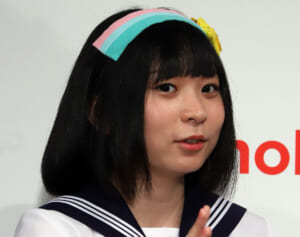 「モデルレベルのビジュ」“今年No1”のアンゴラ村長超えが期待される「美人女芸人の写真集」