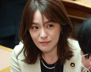 「報告書まだ？」今井絵理子　内閣府政務官に起用も…世間が忘れない「フランス研修」大炎上
