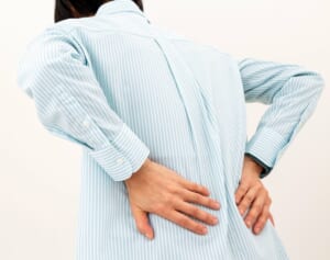 腰痛を放置していたら痛み止め効かぬ激痛に！ 70歳女優が告白する「腰椎すべり症」の悪夢